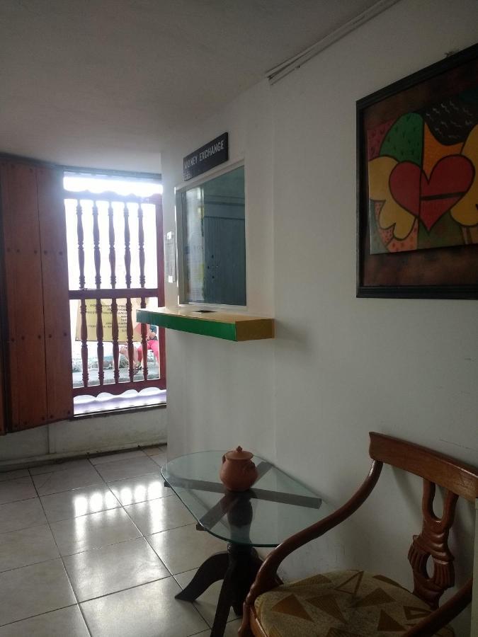 Hostal Fareb Cartagène Extérieur photo